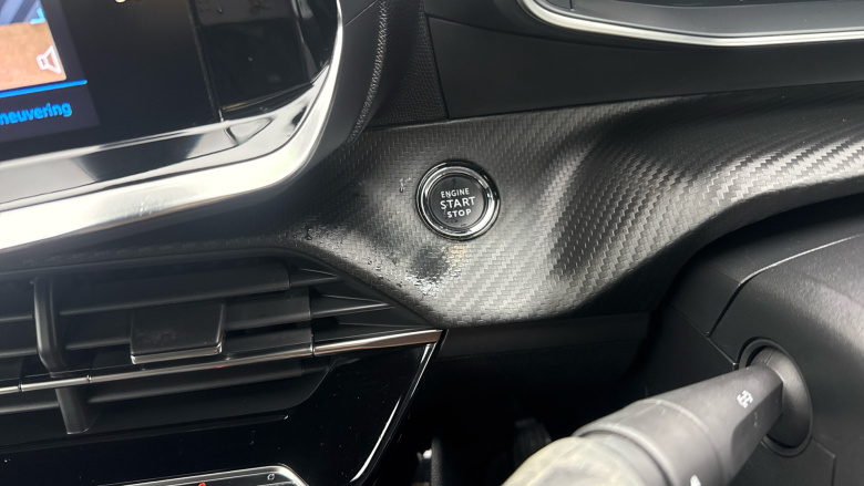 Peugeot 2008 1.2 PureTech Allure Premium 5dr Petrol Estate